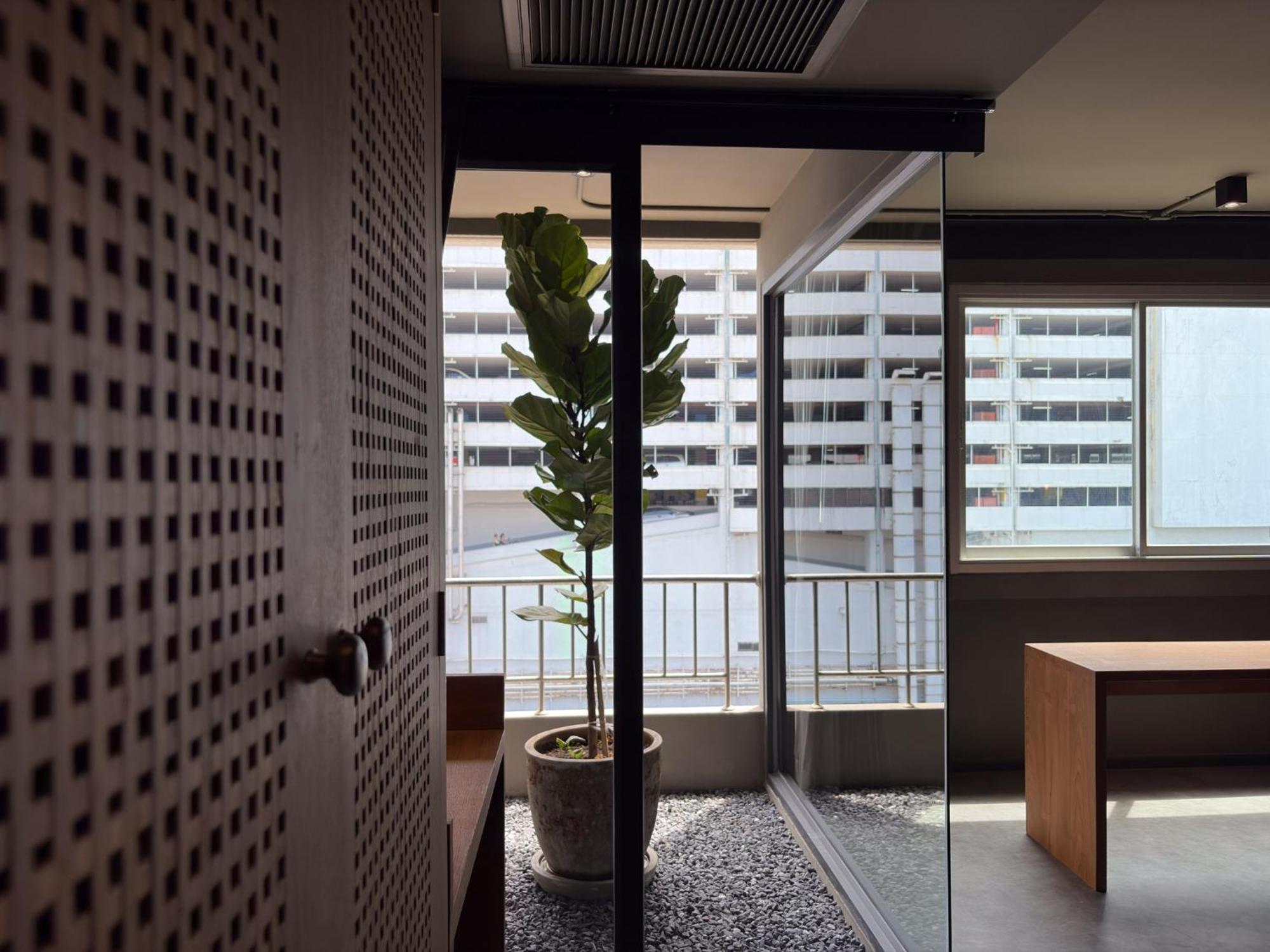 Centric Place Hotel Bangkok Bagian luar foto