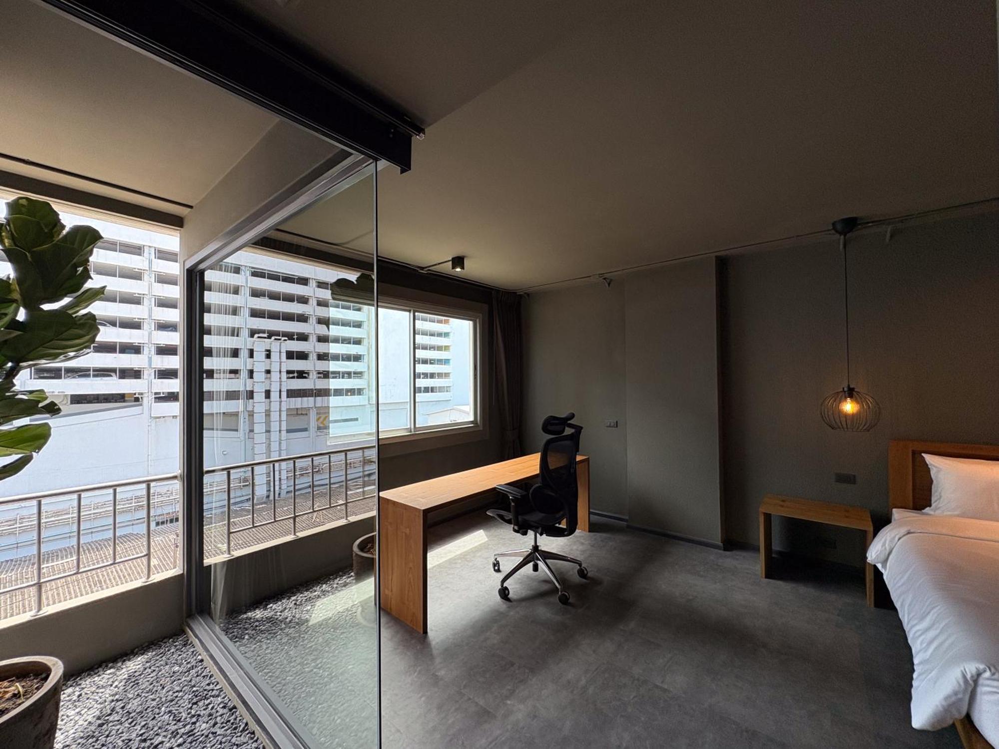 Centric Place Hotel Bangkok Bagian luar foto