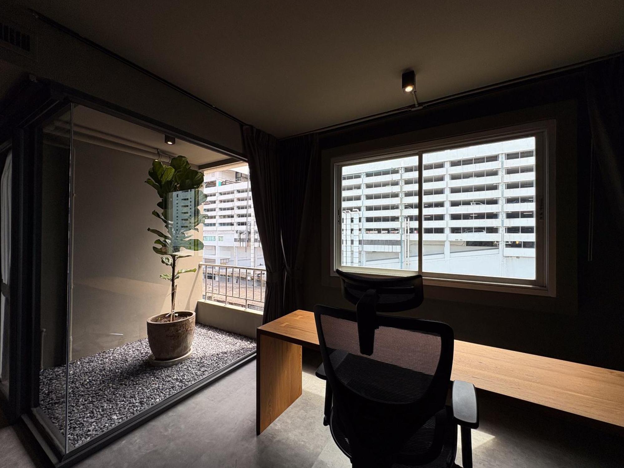 Centric Place Hotel Bangkok Bagian luar foto