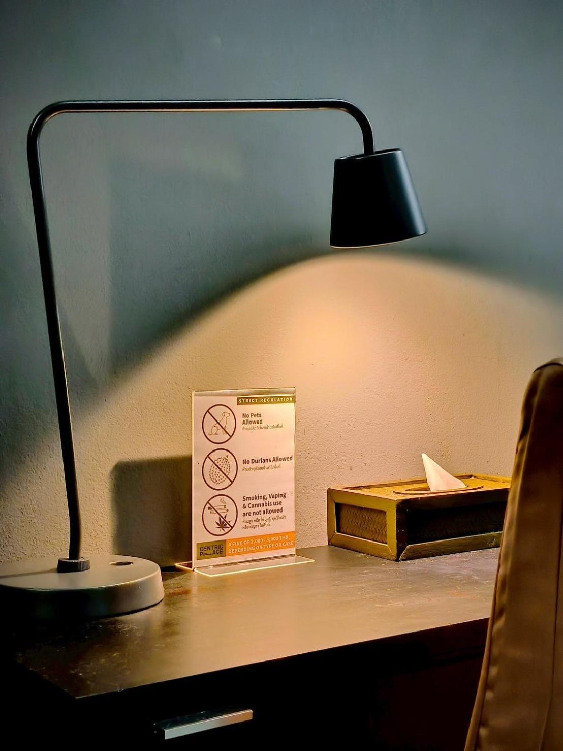 Centric Place Hotel Bangkok Bagian luar foto